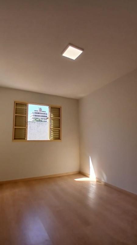 Casa, Castelo, 4 Quartos, 2 Vagas, 1 Suíte