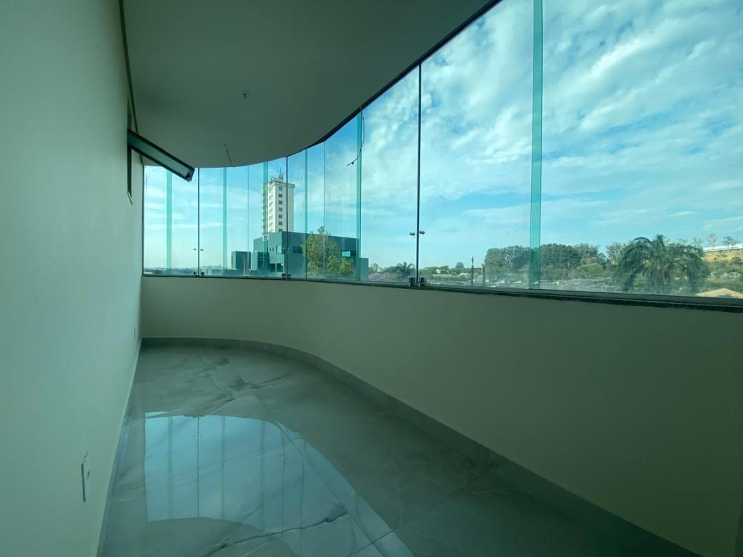 Apartamento, Barreiro, 3 Quartos, 2 Vagas, 1 Suíte