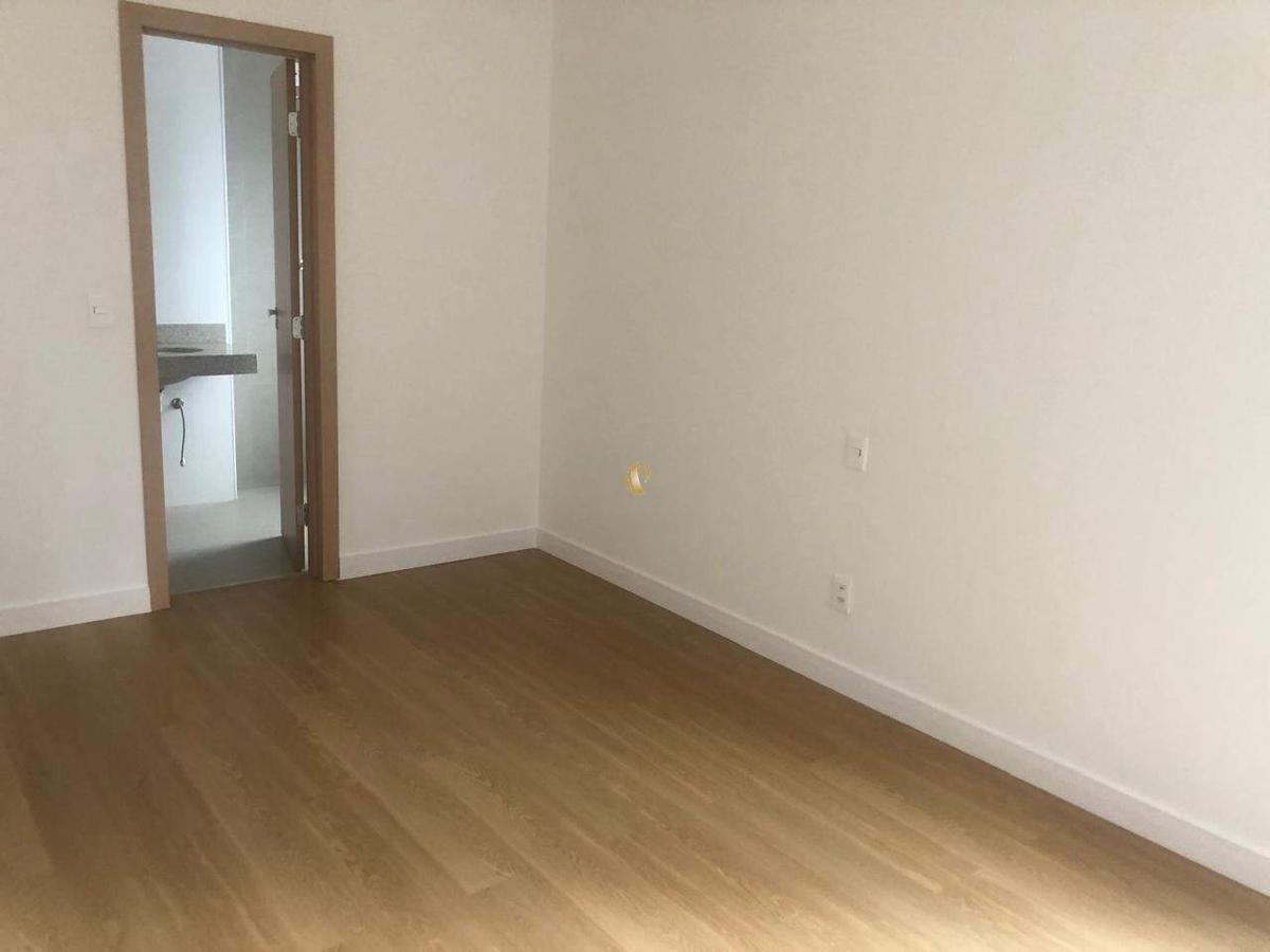 Apartamento, Centro, 5 Quartos, 2 Vagas, 1 Suíte