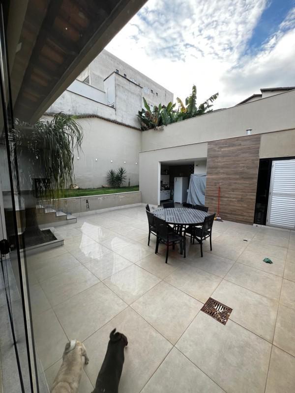 Casa, Centro, 4 Quartos, 2 Vagas, 4 Suítes