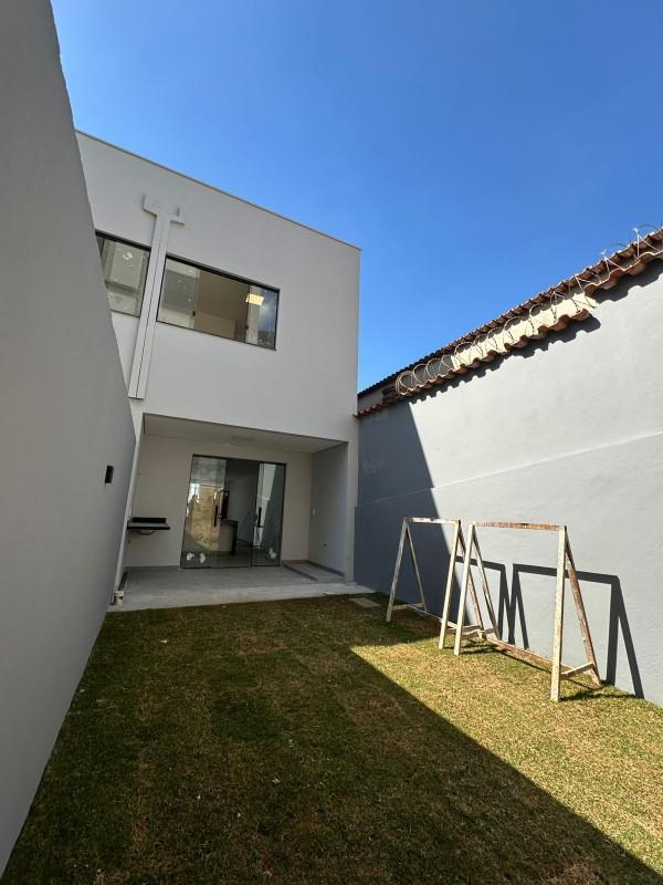 Casa, Bom Retiro, 3 Quartos, 2 Vagas, 1 Suíte