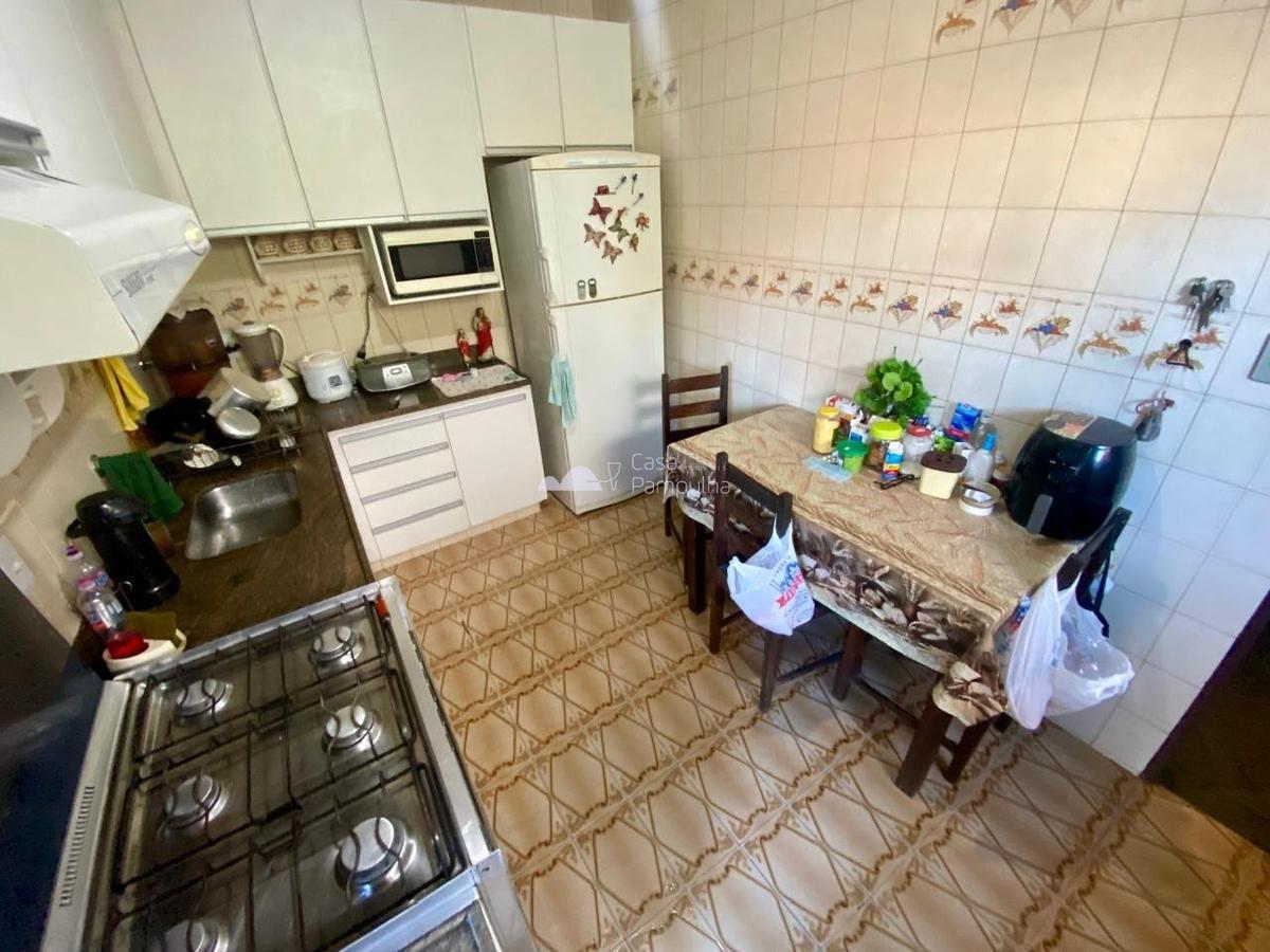 Casa, Santa Branca, 3 Quartos, 4 Vagas, 2 Suítes