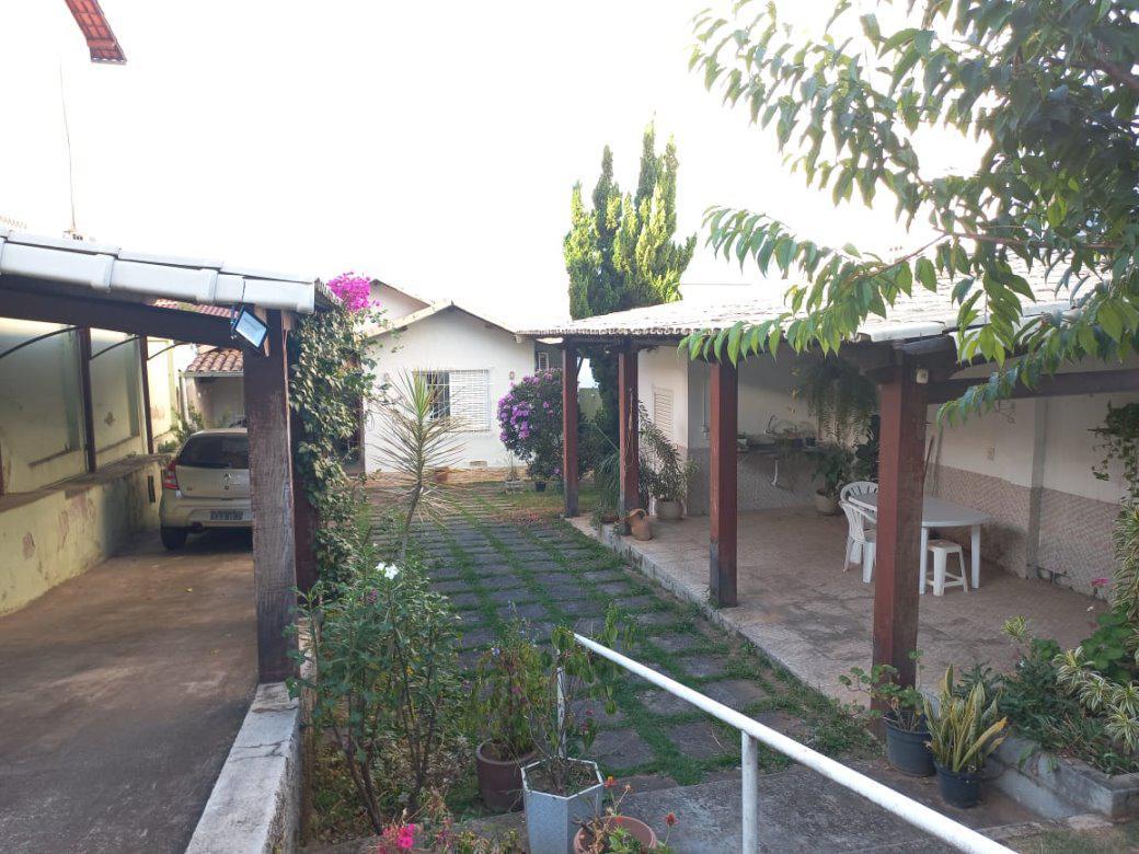 Casa, Nova Suíssa, 4 Quartos, 5 Vagas, 1 Suíte