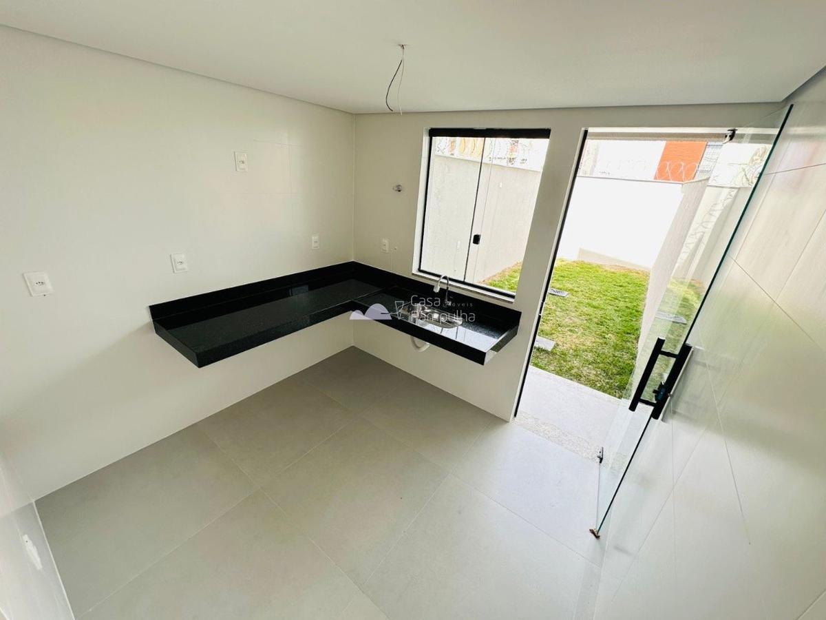 Casa, Santa Mônica, 2 Quartos, 2 Vagas, 2 Suítes