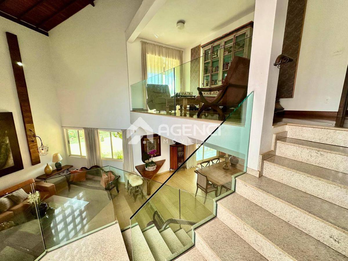 Casa, Jardim Canadá, 5 Quartos, 0 Vaga, 1 Suíte