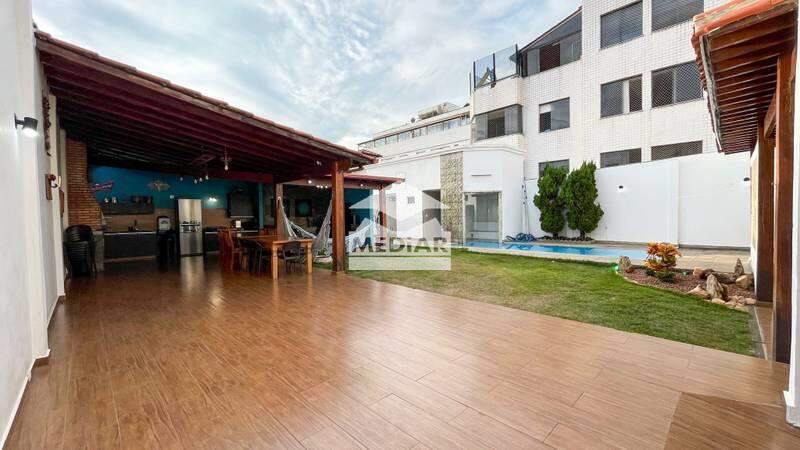 Casa, Castelo, 5 Quartos, 3 Vagas, 1 Suíte