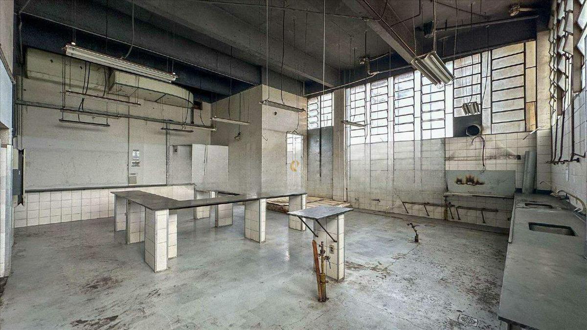 Prédio, Estoril, 0 Quarto, 32 Vagas