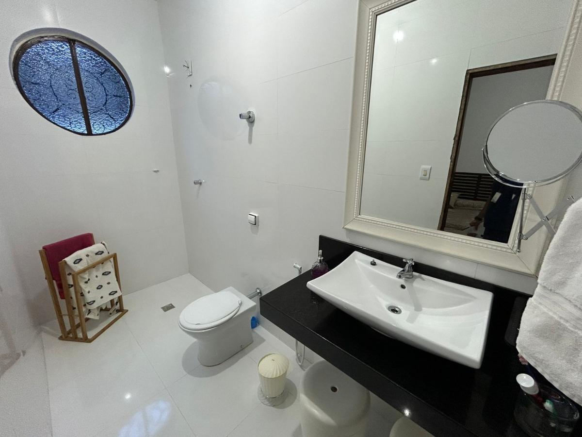 Casa, Santa Cruz Industrial, 3 Quartos, 5 Vagas, 1 Suíte