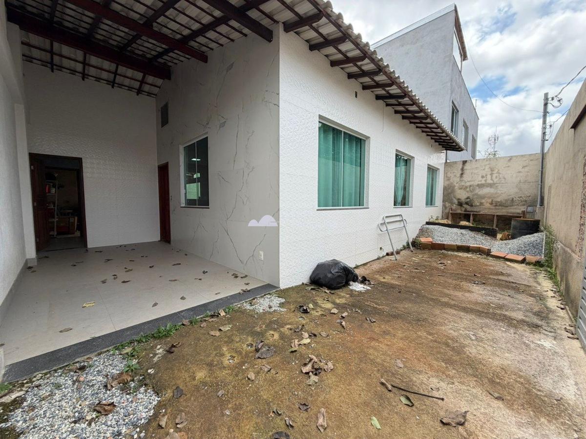 Casa, Santa Mônica, 3 Quartos, 2 Vagas, 1 Suíte
