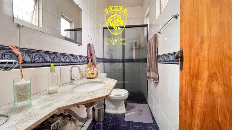 Casa, Buritis, 5 Quartos, 0 Vaga, 1 Suíte