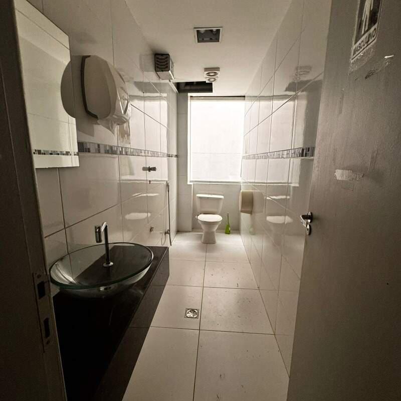 Andar, Estoril, 0 Quarto, 4 Vagas