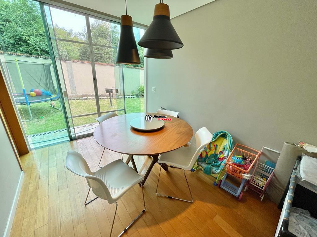 Casa, Trevo, 3 Quartos, 4 Vagas, 1 Suíte