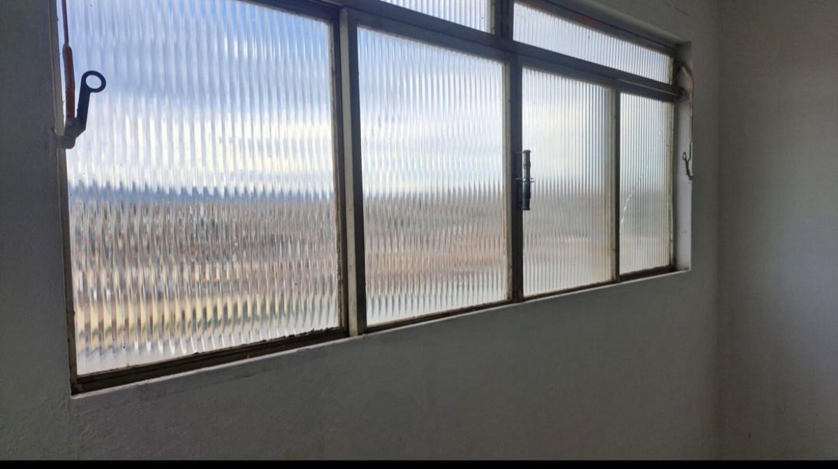 Sala, Industrial, 0 Quarto, 0 Vaga