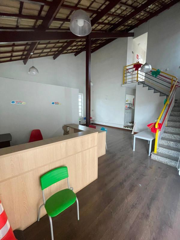 Casa Comercial, Candelária, 4 Quartos, 0 Vaga, 1 Suíte