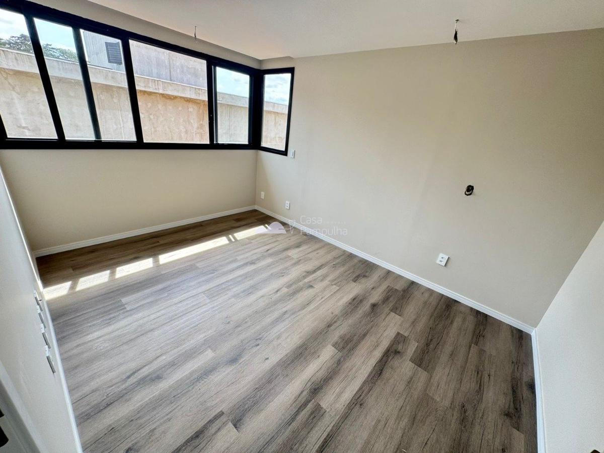 Casa, Trevo, 4 Quartos, 4 Vagas, 2 Suítes