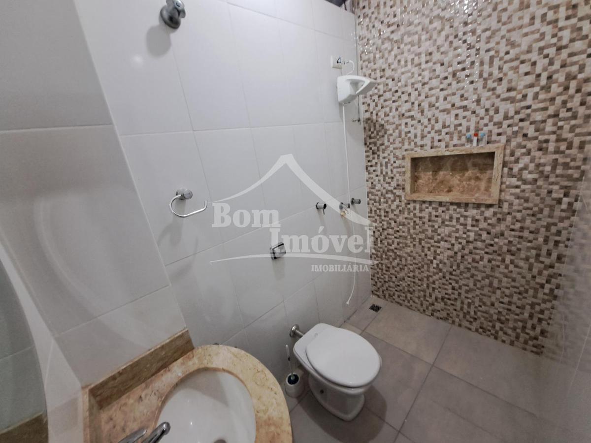 Casa, Centro, 3 Quartos, 0 Vaga, 1 Suíte