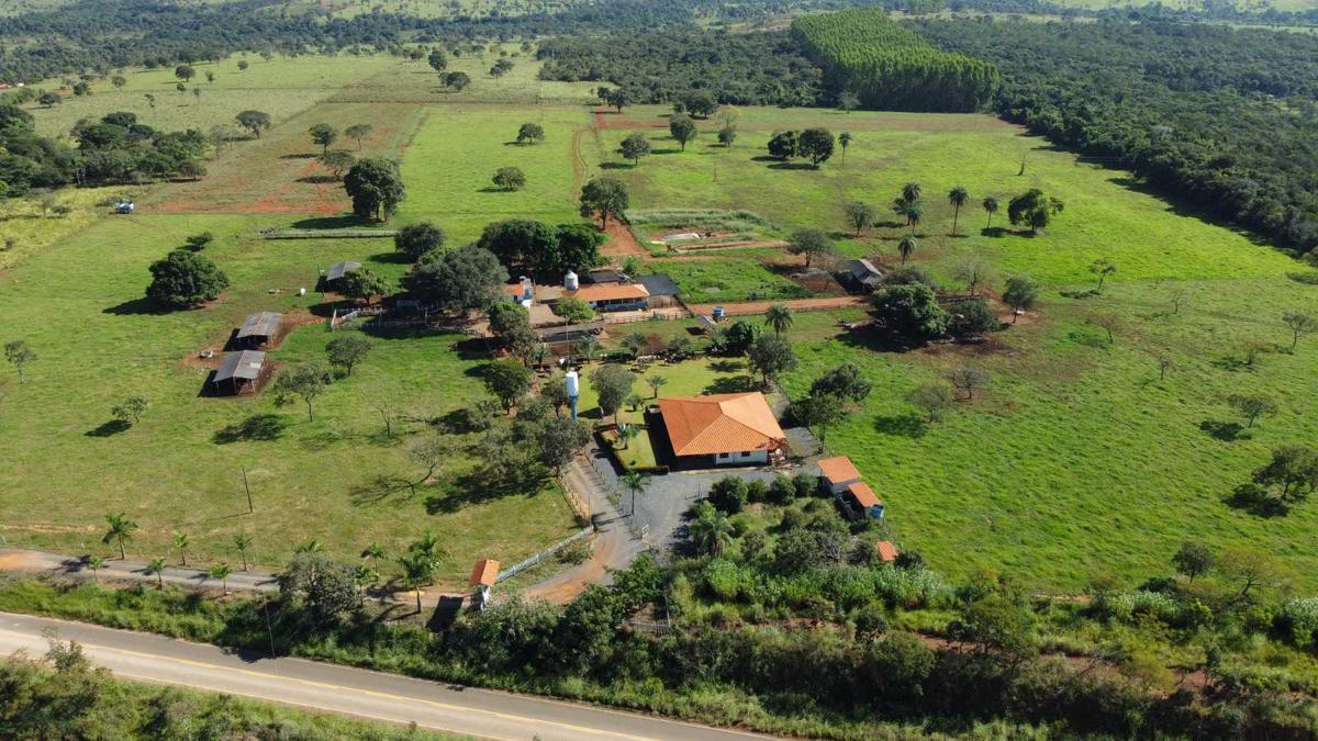 Fazenda, Zona Rural, 4 Quartos, 0 Vaga