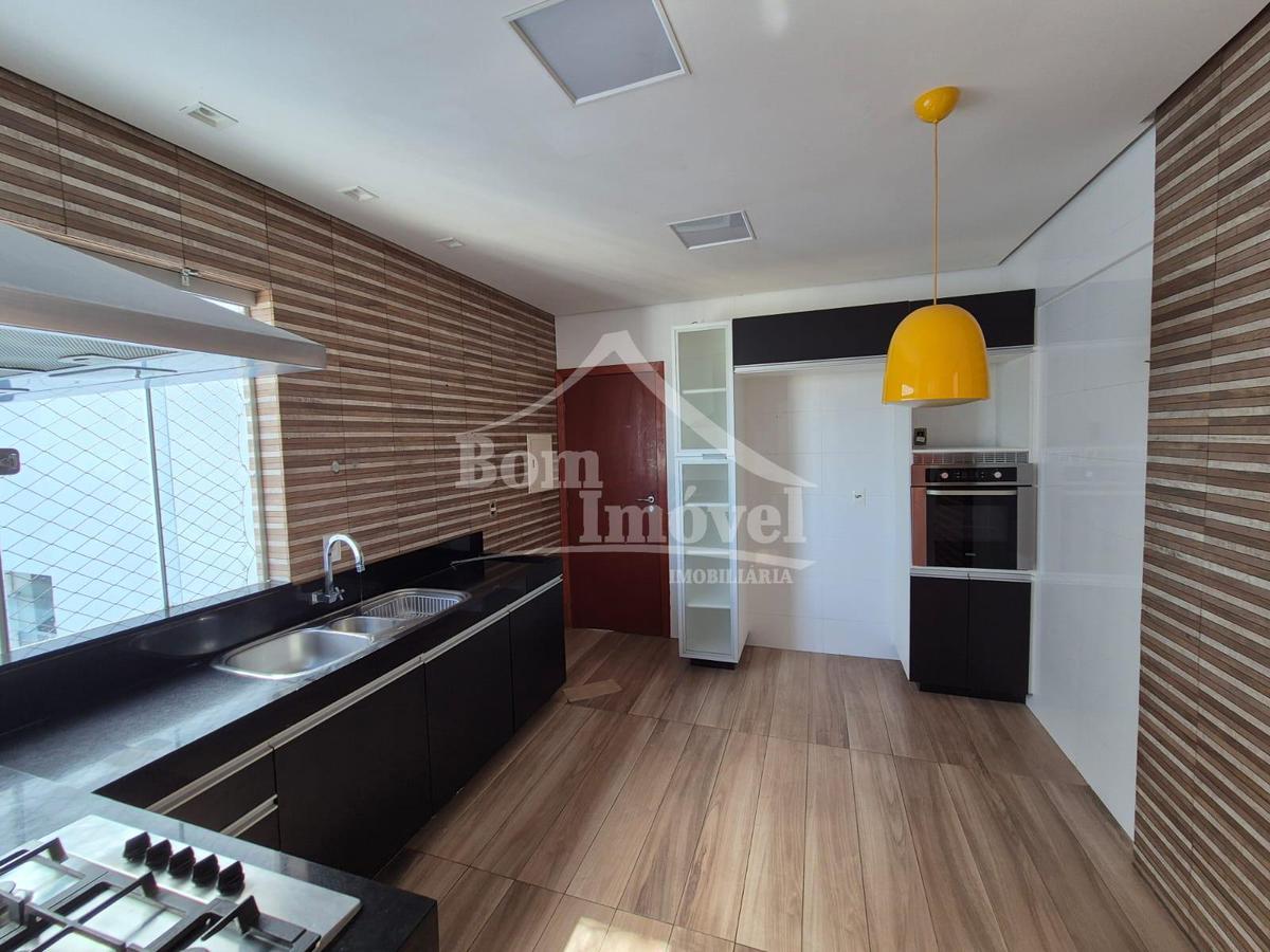 Apartamento, Centro, 1 Quarto, 3 Vagas, 2 Suítes