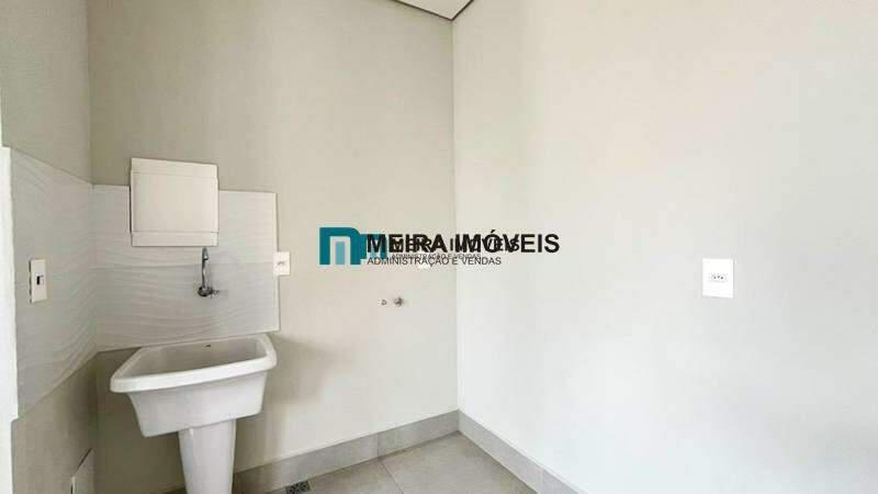 Cobertura, Centro, 2 Quartos, 0 Vaga, 4 Suítes