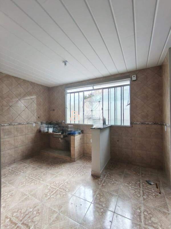 Casa, Das Industrias I (barreiro), 2 Quartos, 1 Suíte