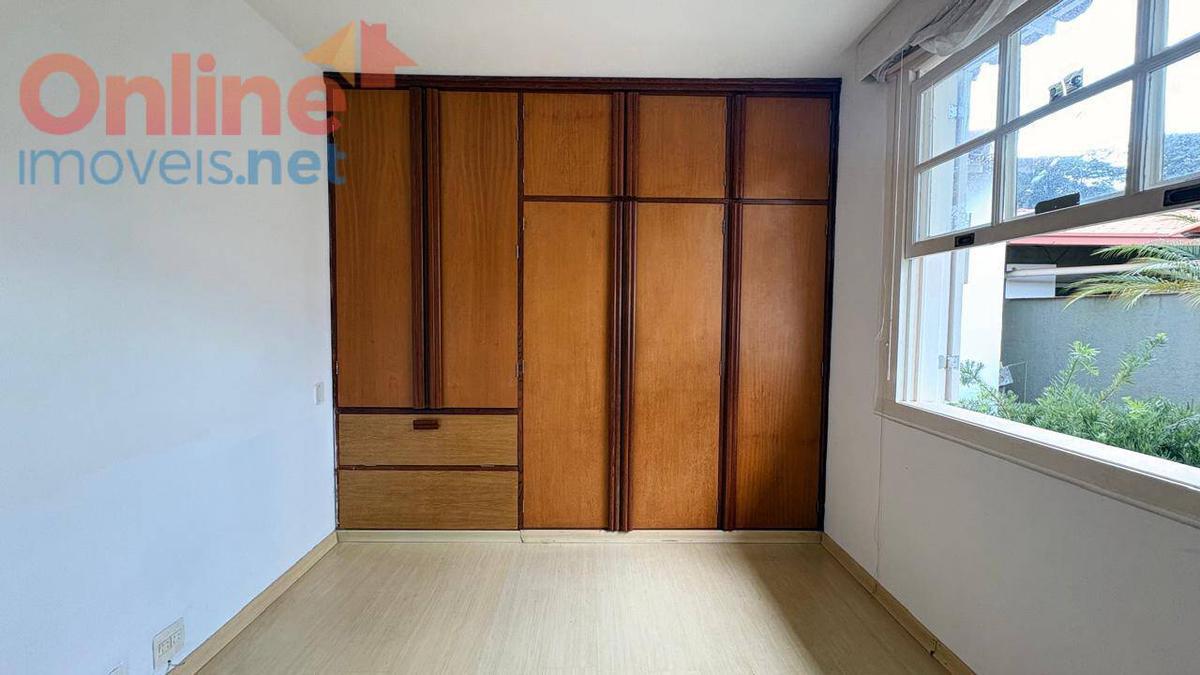 Casa, Vila Paris, 4 Quartos, 0 Vaga, 2 Suítes