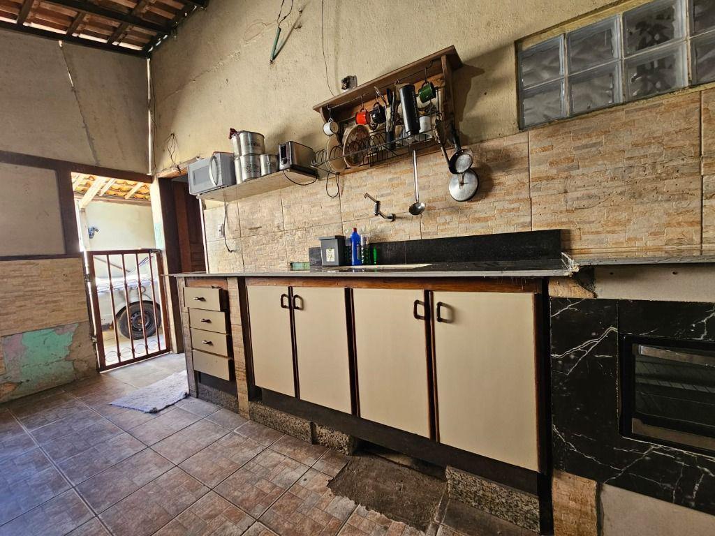 Casa, Esplanada, 3 Quartos, 5 Vagas, 1 Suíte