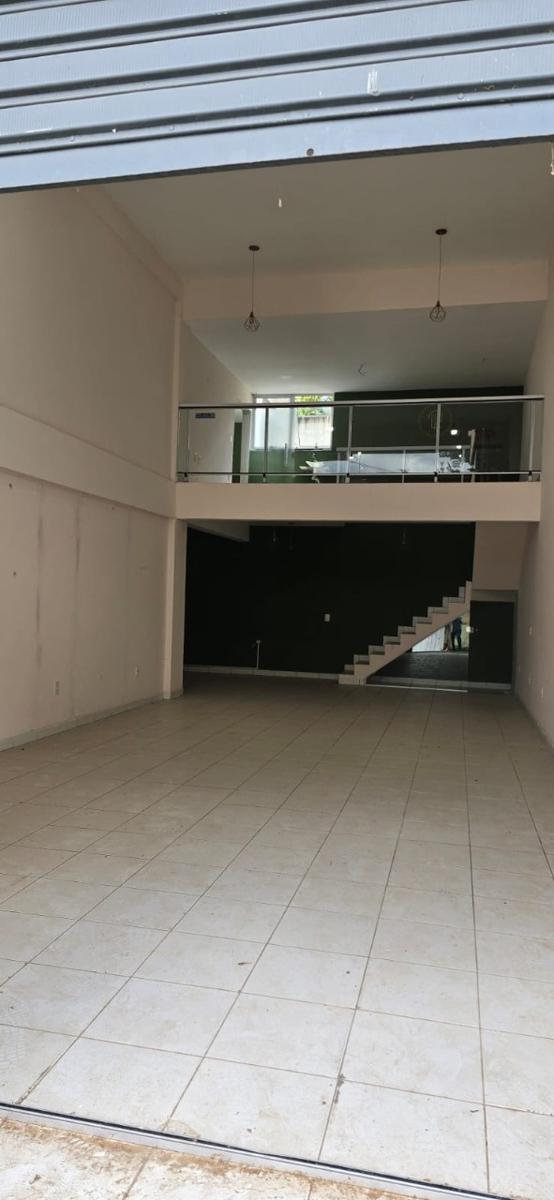 Prédio, Tropical, 0 Quarto, 12 Vagas