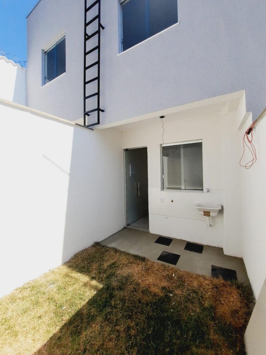 Casa, Floramar, 2 Quartos, 1 Vaga, 2 Suítes