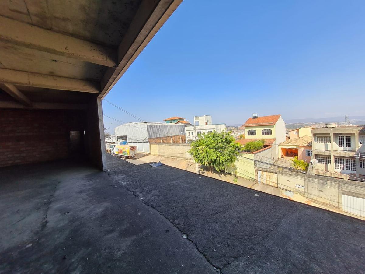 Prédio, Tropical, 0 Quarto, 12 Vagas