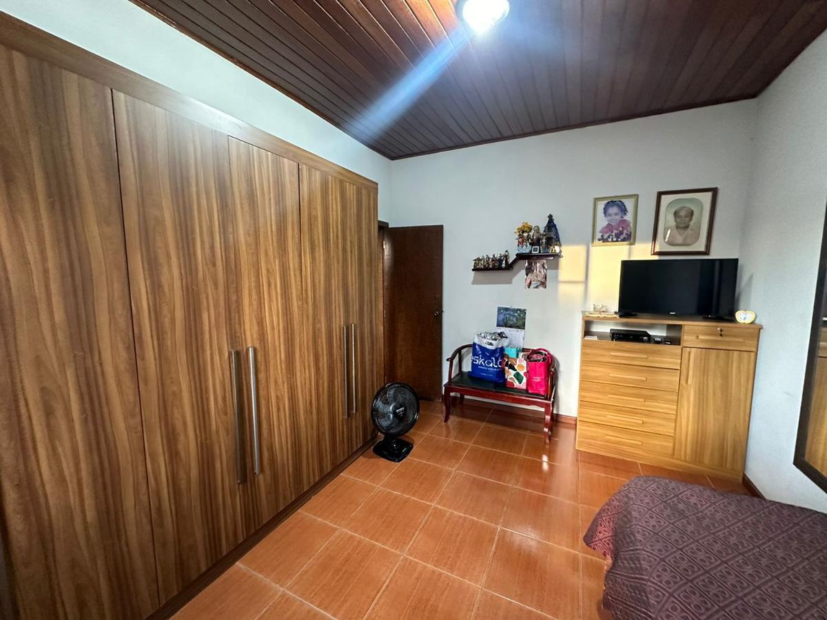 Casa, Santa Cruz, 4 Quartos, 4 Vagas, 2 Suítes