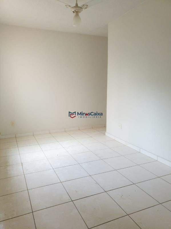 Apartamento, Floresta, 2 Quartos, 1 Vaga