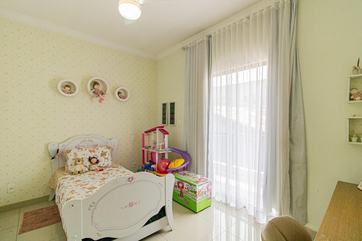 Casa, Granja Ouro Branco, 3 Quartos, 10 Vagas, 1 Suíte