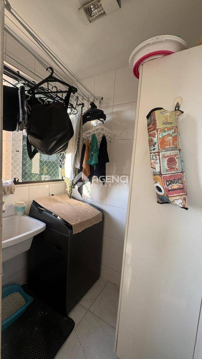Apartamento, Castelo, 2 Quartos, 0 Vaga, 1 Suíte