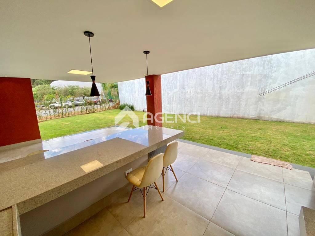 Casa, Alphaville - Lagoa dos Ingleses, 5 Quartos, 0 Vaga, 1 Suíte