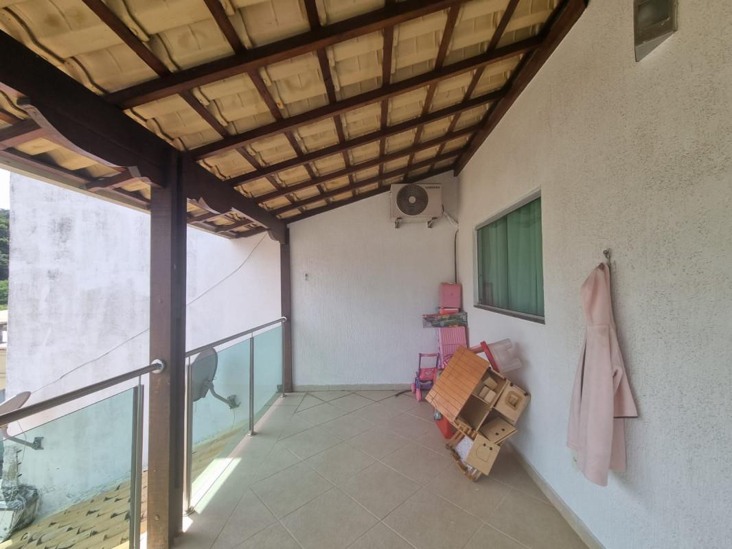 Casa, Europa, 3 Quartos, 2 Vagas, 1 Suíte