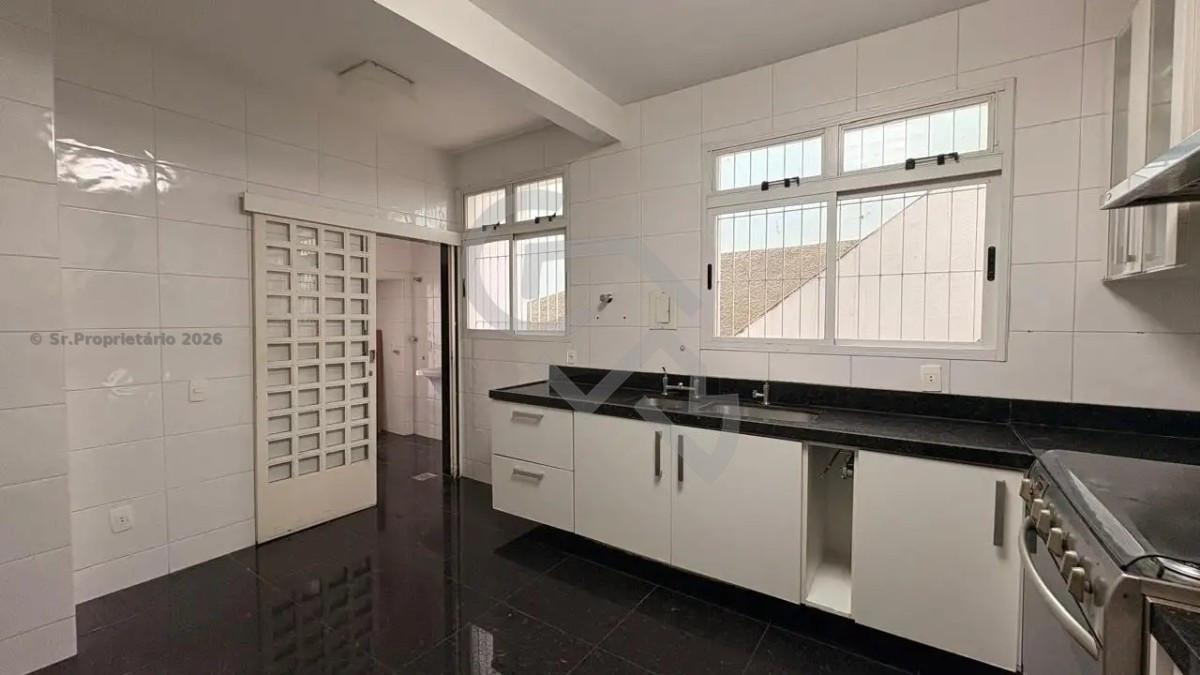 Casa, Vila Paris, 4 Quartos, 4 Vagas, 2 Suítes