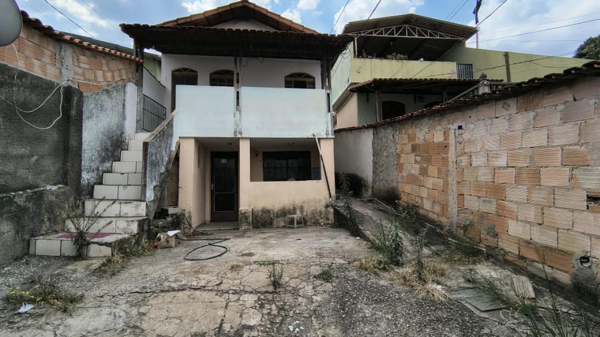 Casa, Industrial, 3 Quartos, 2 Vagas, 1 Suíte