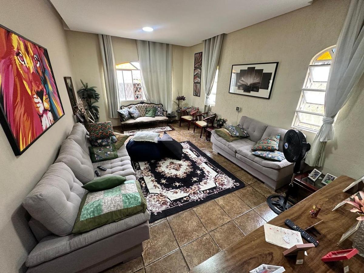 Casa, Planalto, 5 Quartos, 4 Vagas, 1 Suíte