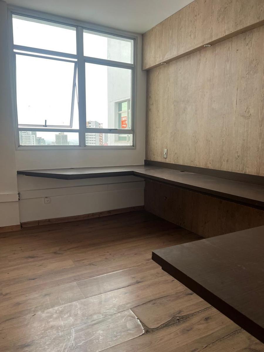 Sala, Santa Lúcia, 1 Vaga