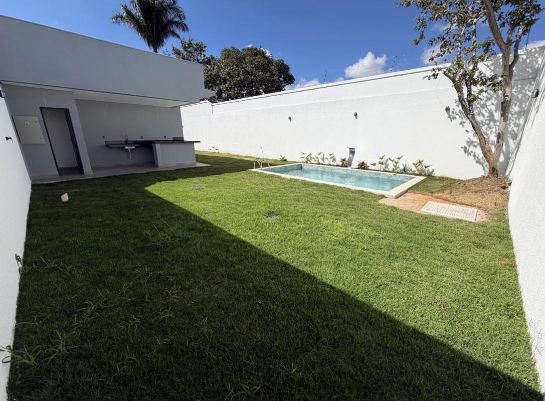Casa, Trevo, 4 Quartos, 3 Vagas, 3 Suítes