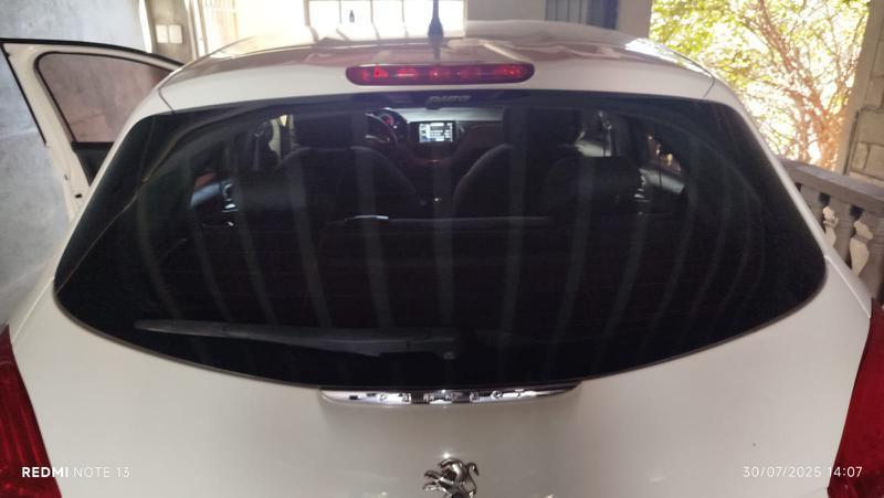 Peugeot 208 Active Pack 1.6 Flex 16v 5p Aut.