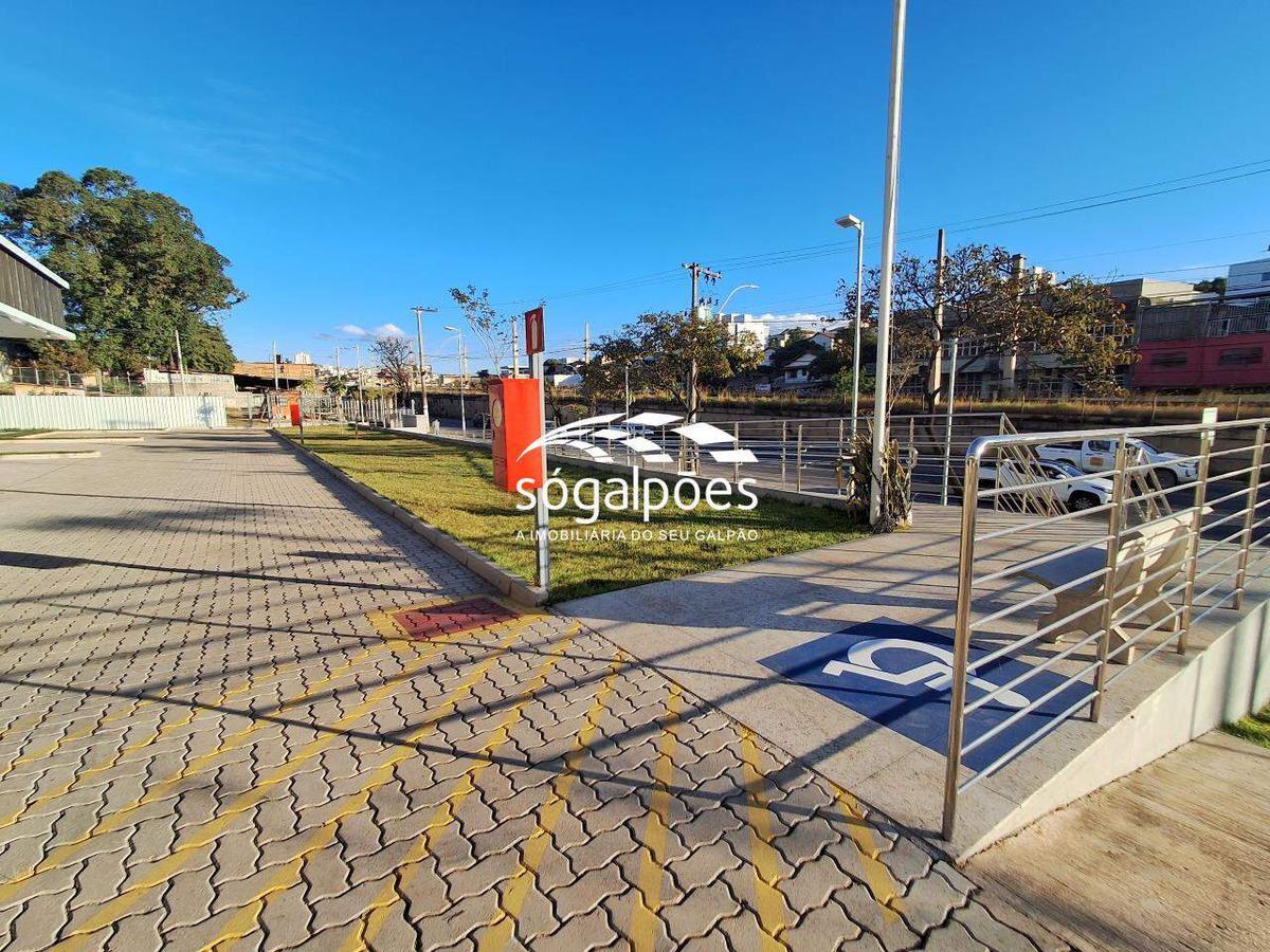 Galpão, Floramar, 8 Vagas