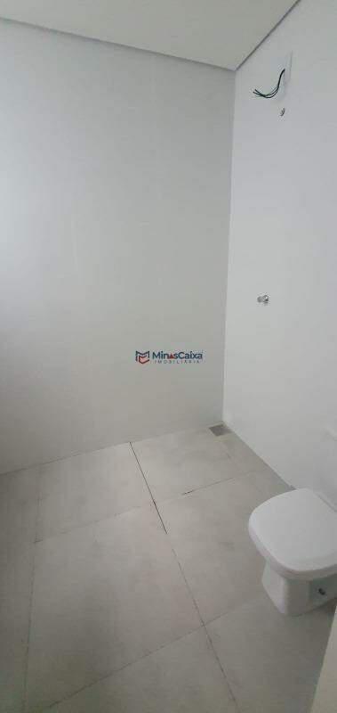 Casa, Quitandinha, 4 Quartos, 2 Vagas, 1 Suíte