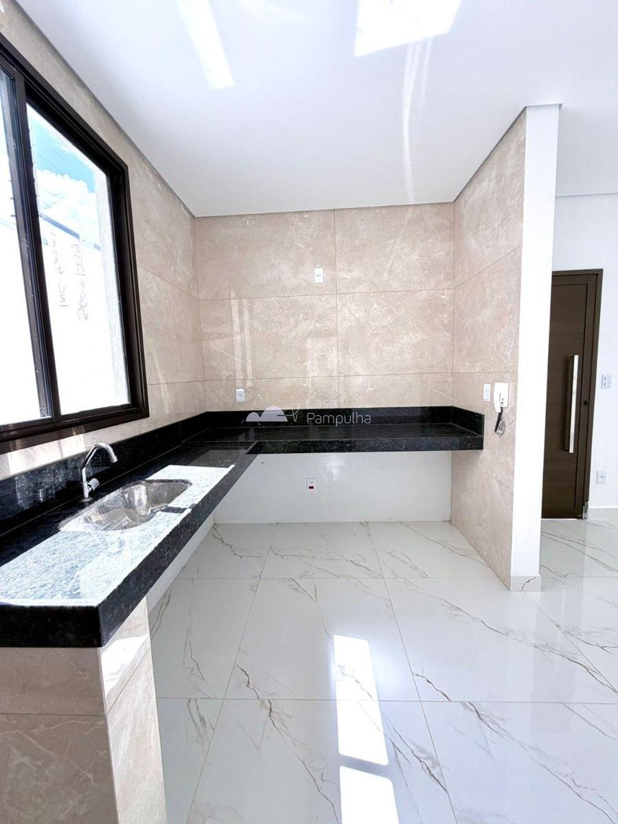 Casa, Trevo, 3 Quartos, 2 Vagas, 1 Suíte