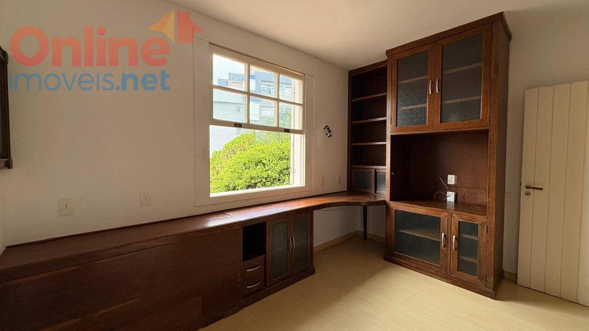 Casa, Vila Paris, 4 Quartos, 0 Vaga, 2 Suítes