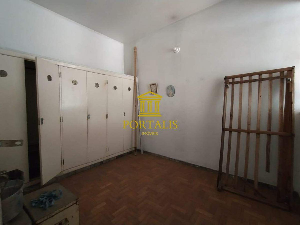 Casa Comercial, Funcionários, 9 Quartos, 5 Vagas