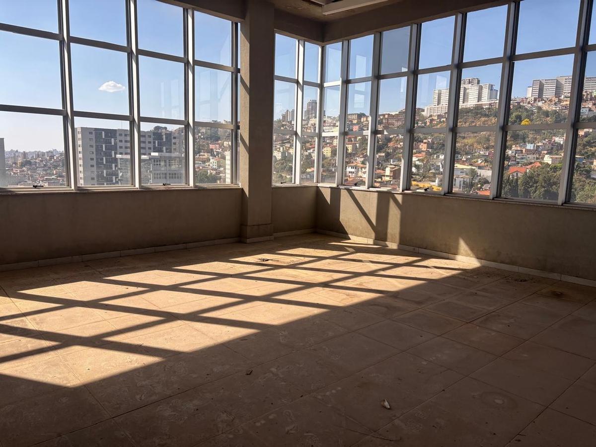 Sala, Estoril, 0 Quarto, 0 Vaga