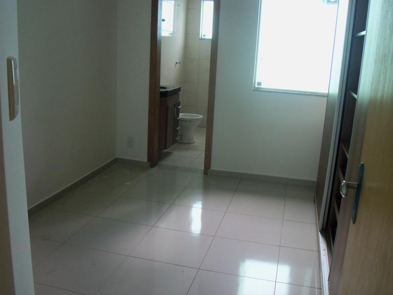 Casa, Jardim dos Comerciários, 2 Quartos, 2 Vagas, 1 Suíte