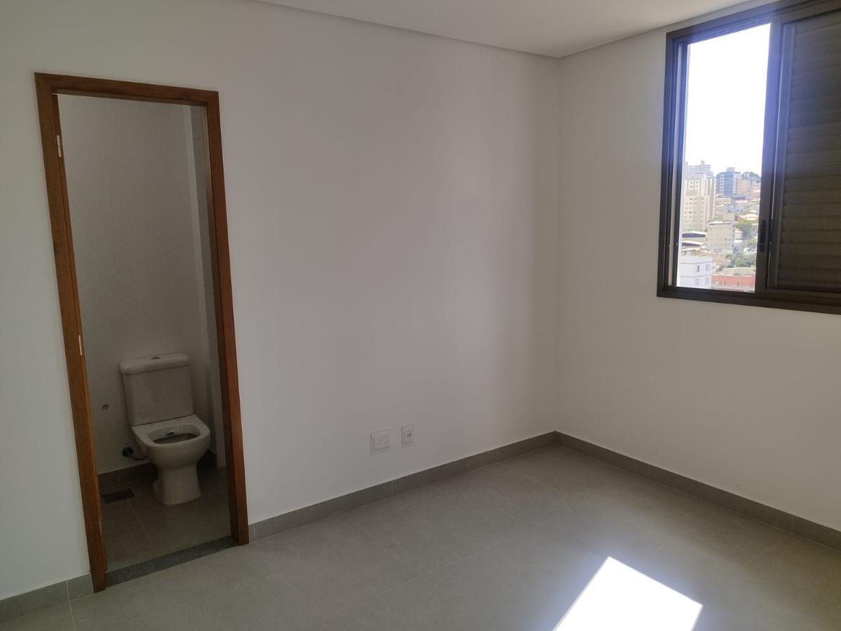 Apartamento, Sagrada Família, 2 Quartos, 2 Vagas, 1 Suíte