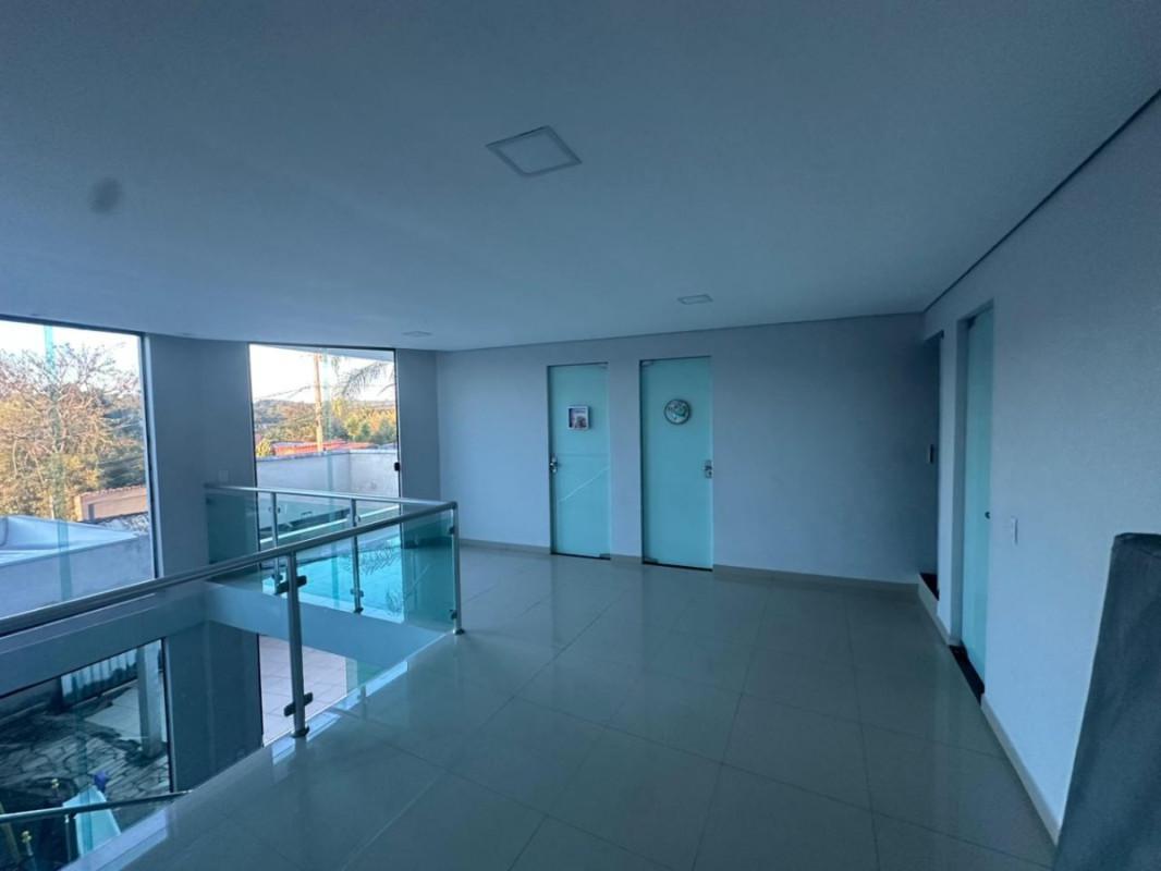 Casa, Estancias Imperiais, 3 Quartos, 5 Vagas, 1 Suíte